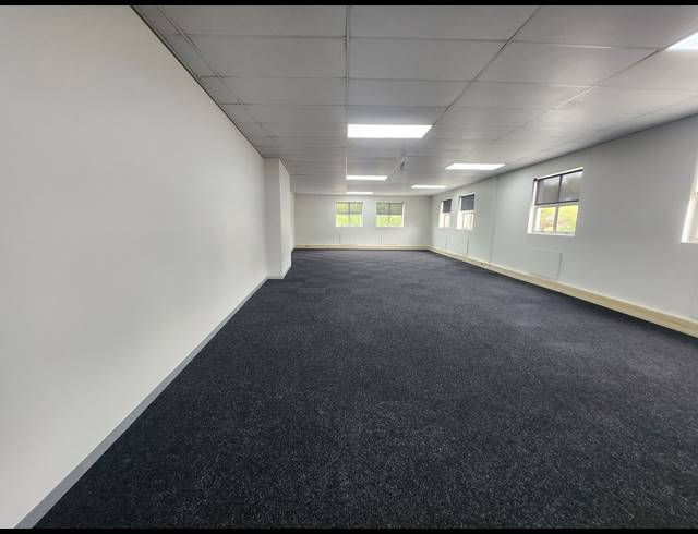 159M² OFFICE TO LET IN HALFWAY GARDENS